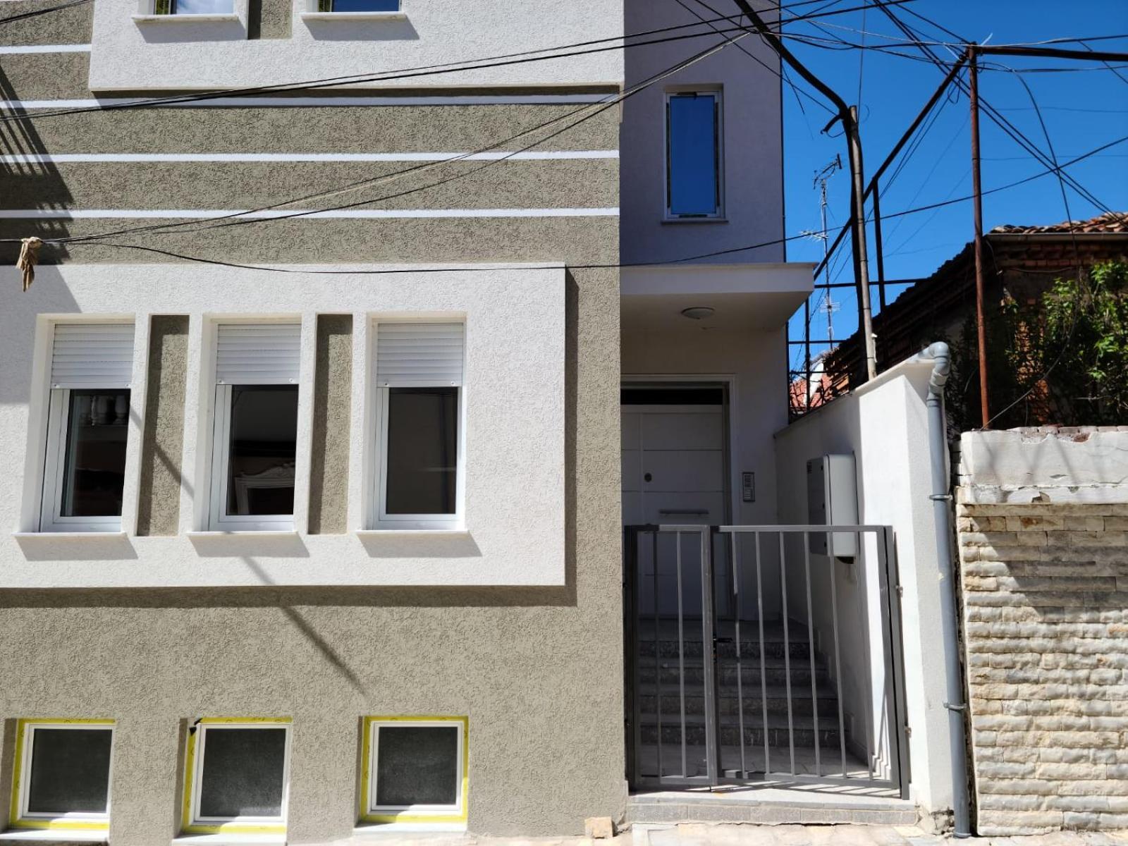 Travelers' Korca Home Екстер'єр фото